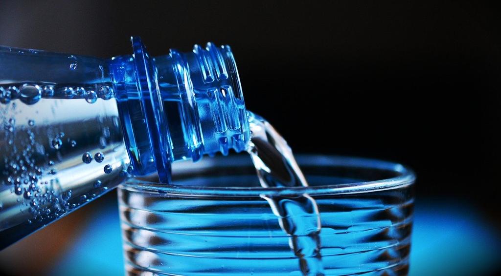 Benefícios de saúde quando você bebe água